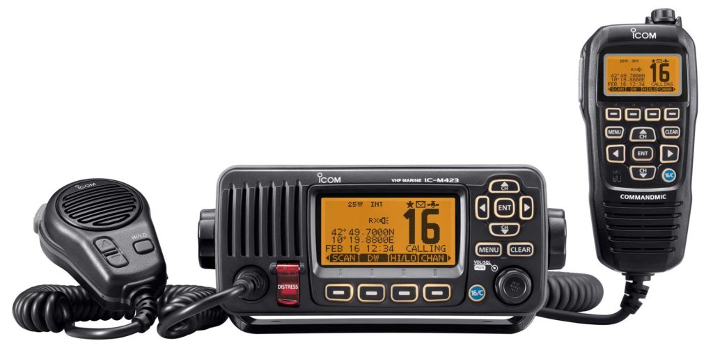 Bildet viser en standard vhf radio