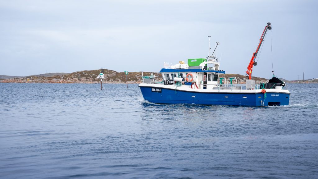 Bildet viser fiskebåten til Rune Myrseth som ble reddet av RS